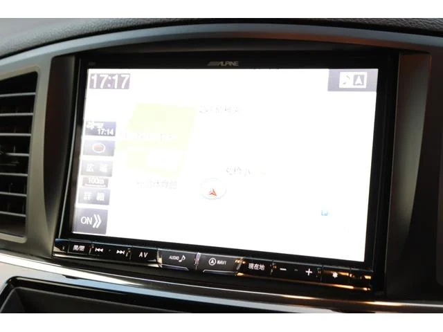 Nissan ELGRAND — фото 3