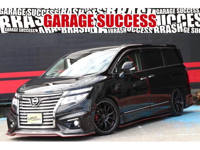 Nissan ELGRAND — фото 1