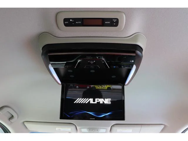 Nissan ELGRAND — фото 3