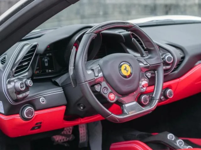 Ferrari 488 SPIDER — фото 2