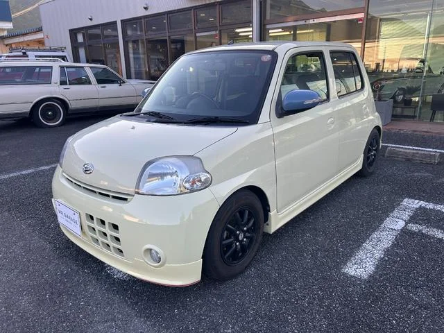 Daihatsu ESSE — фото 4
