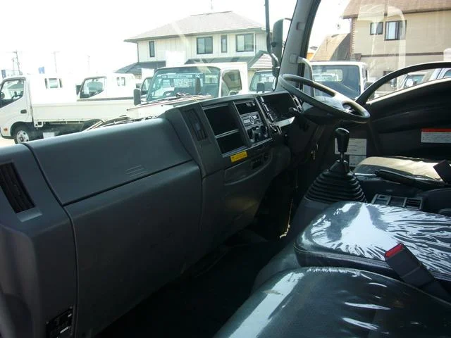 Isuzu FORWARD — фото 3