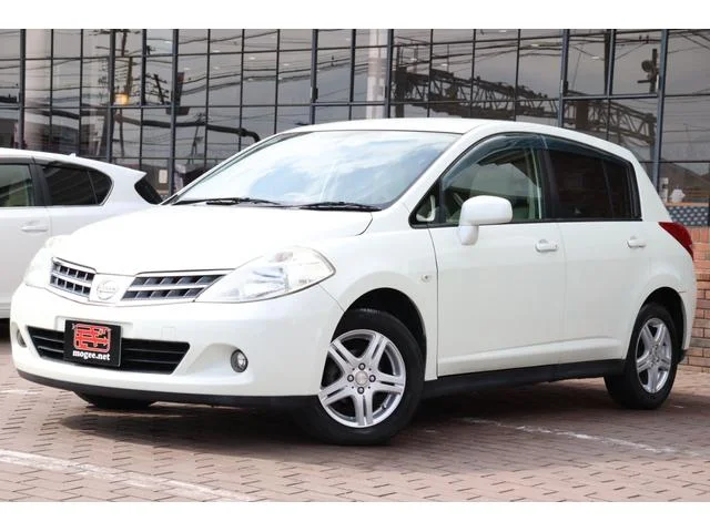 Nissan TIIDA — фото 1