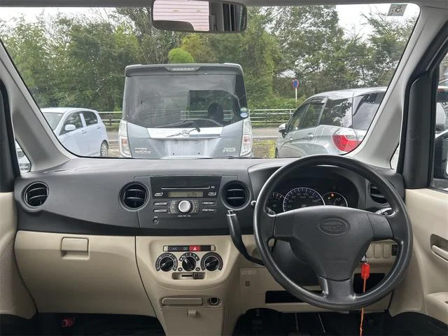 Subaru LUCRA — фото 2
