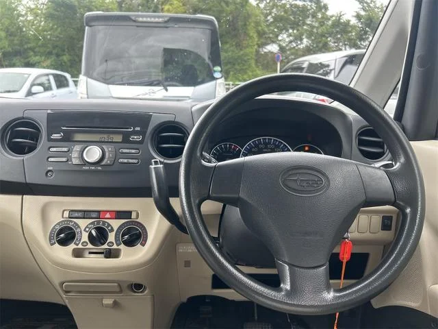 Subaru LUCRA — фото 3