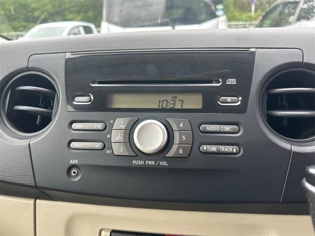 Subaru LUCRA — фото 4