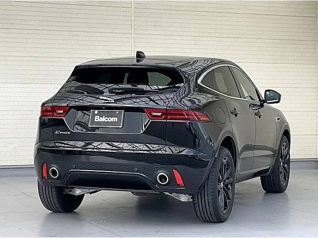 Jaguar E-PACE — фото 3