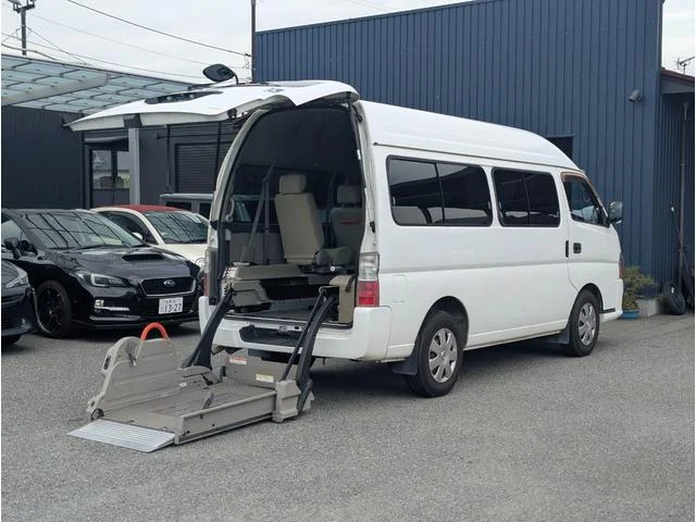 Nissan CARAVAN BUS — фото 2