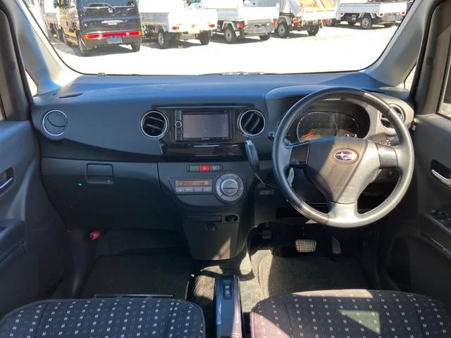 Subaru LUCRA — фото 2