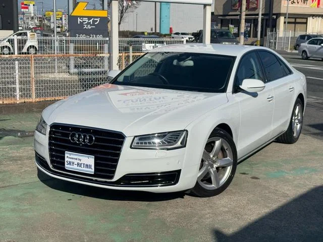 Audi A8 — фото 1
