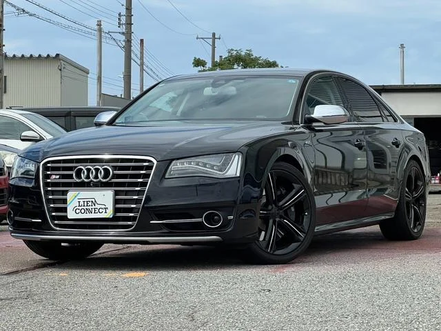 Audi S8 — фото 1