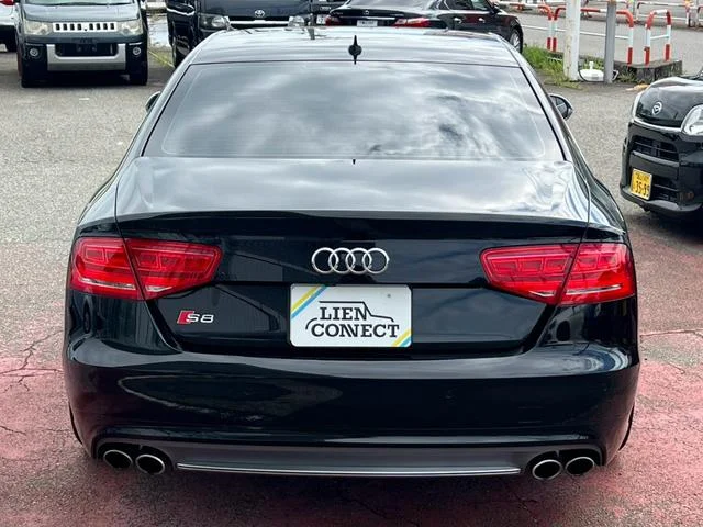 Audi S8 — фото 5