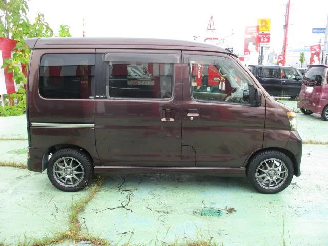 Daihatsu ATRAI WAGON — фото 4
