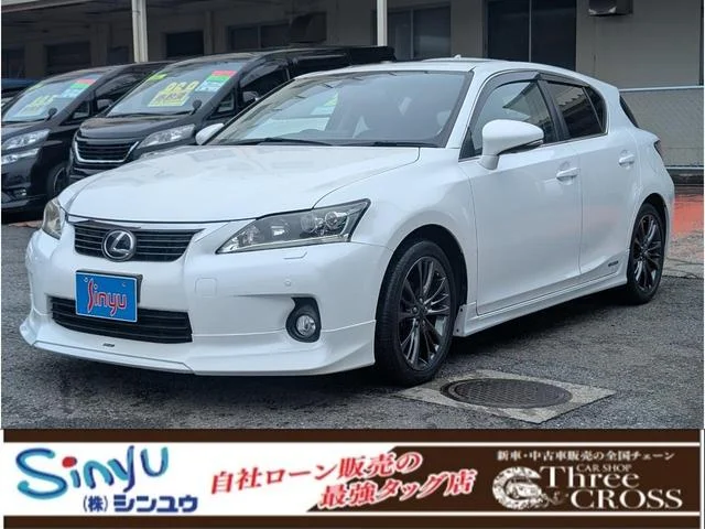 Lexus CT — фото 1