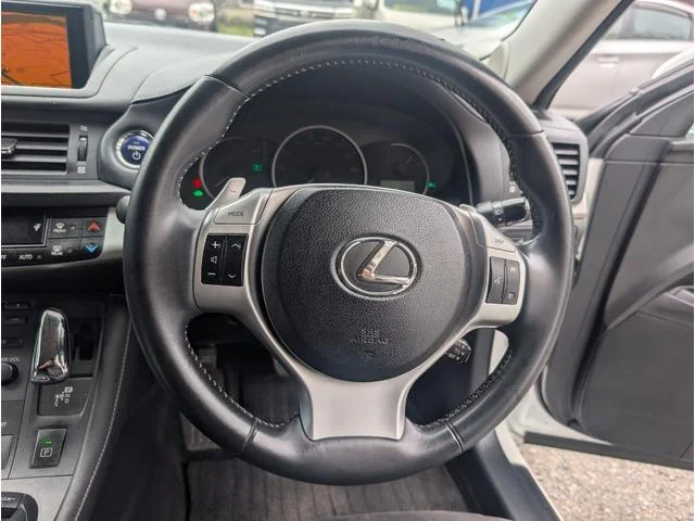 Lexus CT — фото 3