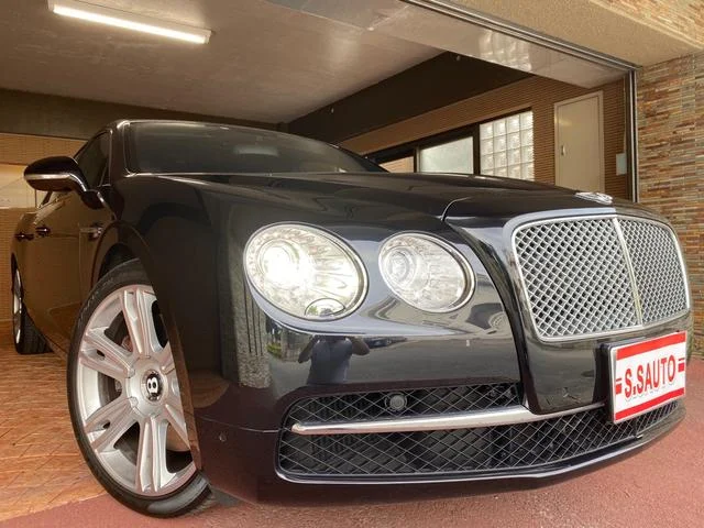 Bentley FLYING SPUR — фото 1