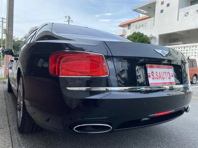 Bentley FLYING SPUR — фото 3