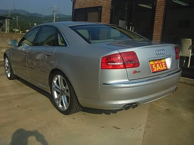 Audi S8 — фото 4