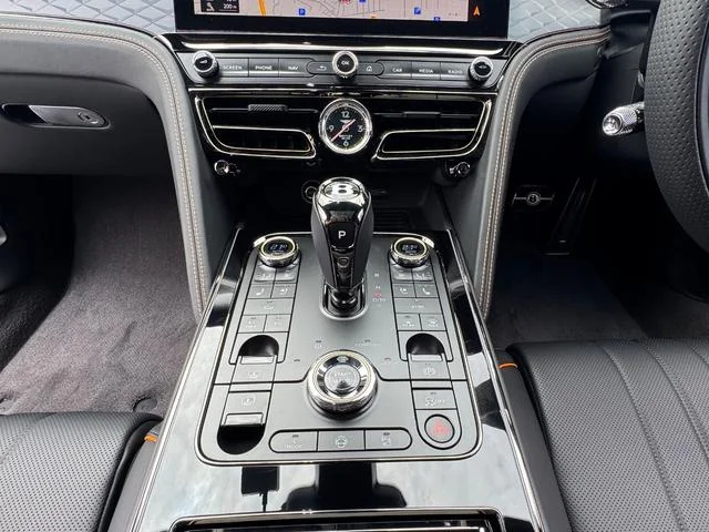 Bentley FLYING SPUR — фото 6
