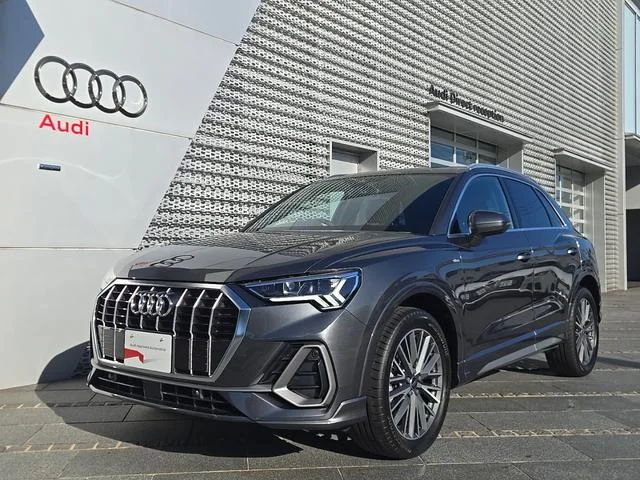 Audi Q3 — фото 1