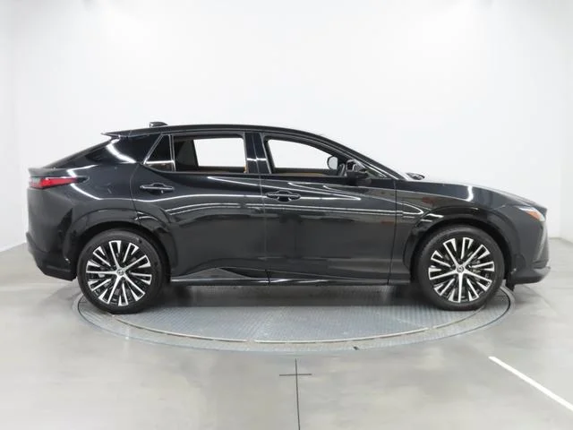 Lexus RZ — фото 4