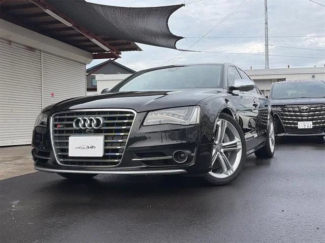 Audi S8 — фото 1