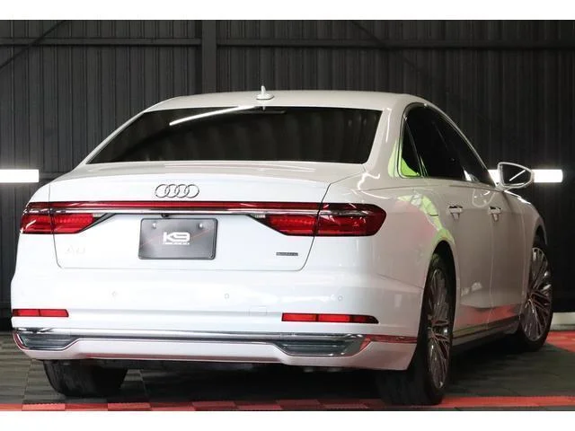 Audi A8 — фото 4