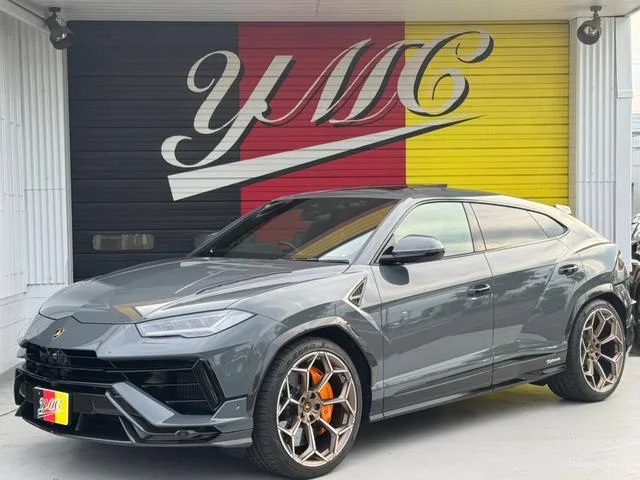 Lamborghini URUS — фото 1