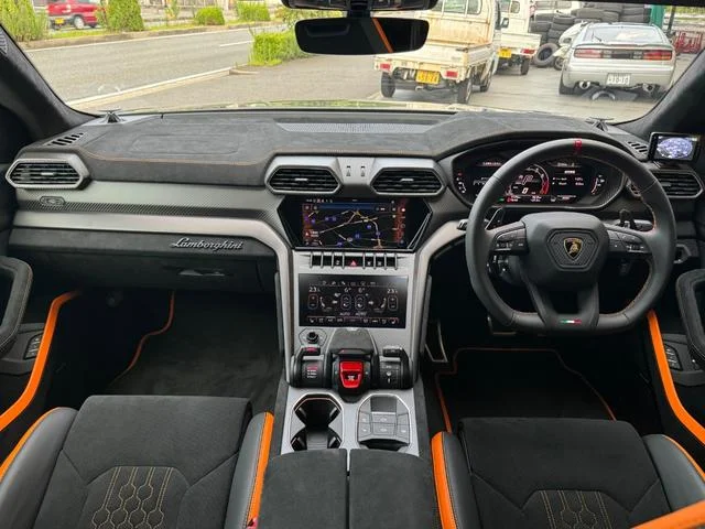 Lamborghini URUS — фото 3