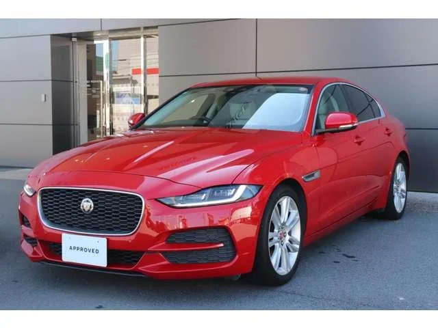 Jaguar XE — фото 2