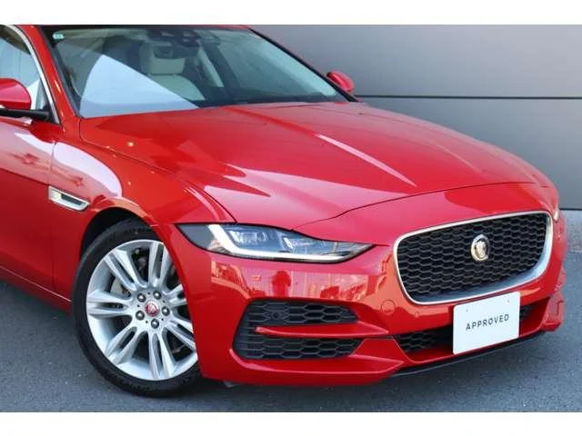Jaguar XE — фото 4