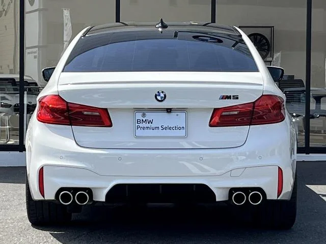 BMW M5 — фото 4