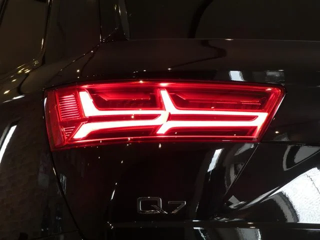 Audi Q7 — фото 4