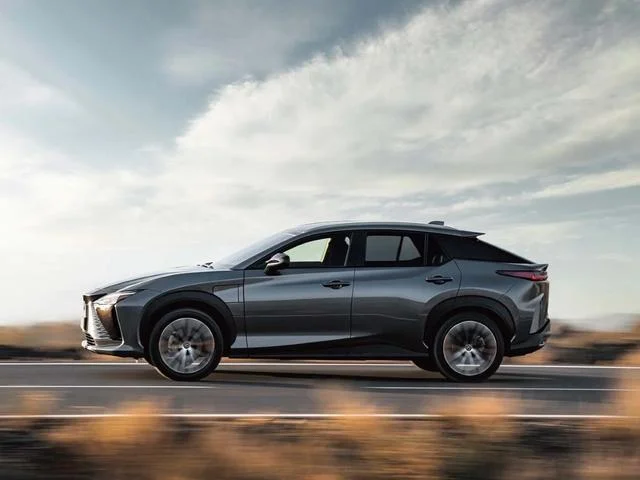 Lexus RZ — фото 2
