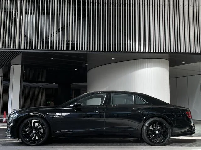 Bentley FLYING SPUR — фото 4
