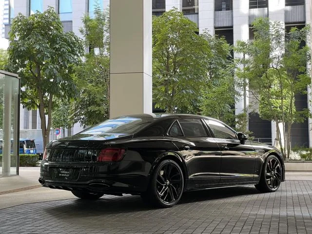 Bentley FLYING SPUR — фото 6