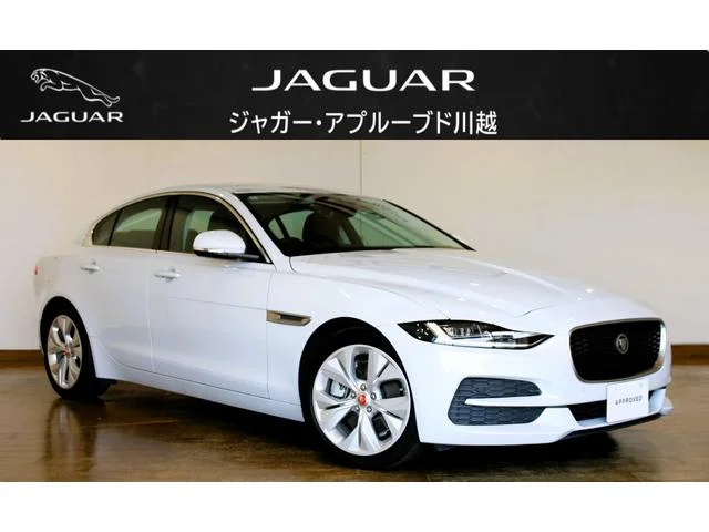 Jaguar XE — фото 1