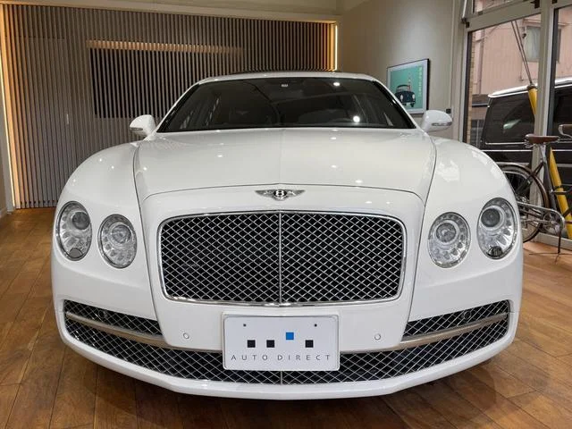 Bentley FLYING SPUR — фото 3