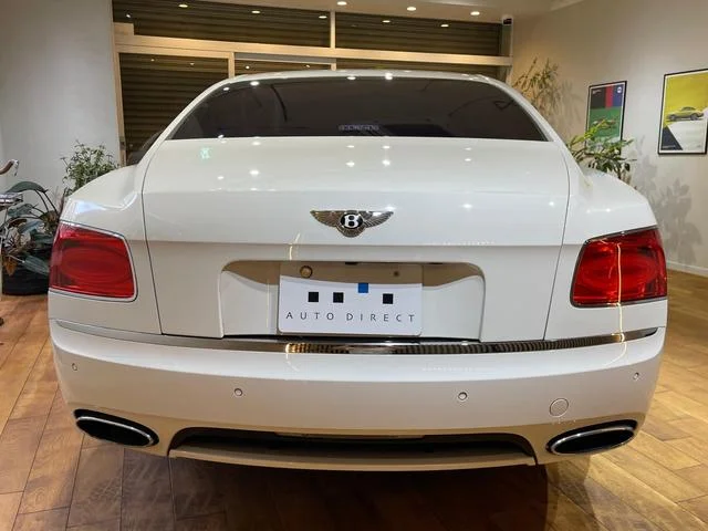 Bentley FLYING SPUR — фото 6