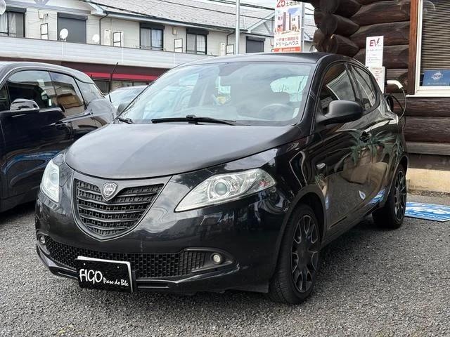 LANCIA YPSILON — фото 1