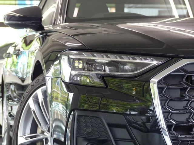 Audi A8 — фото 6