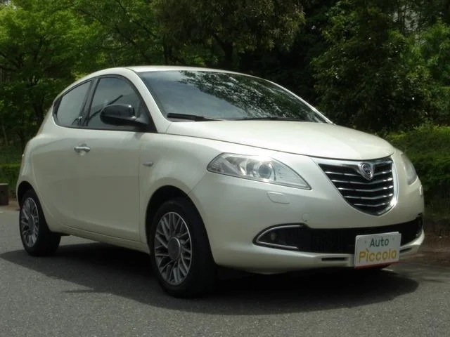 LANCIA YPSILON — фото 2