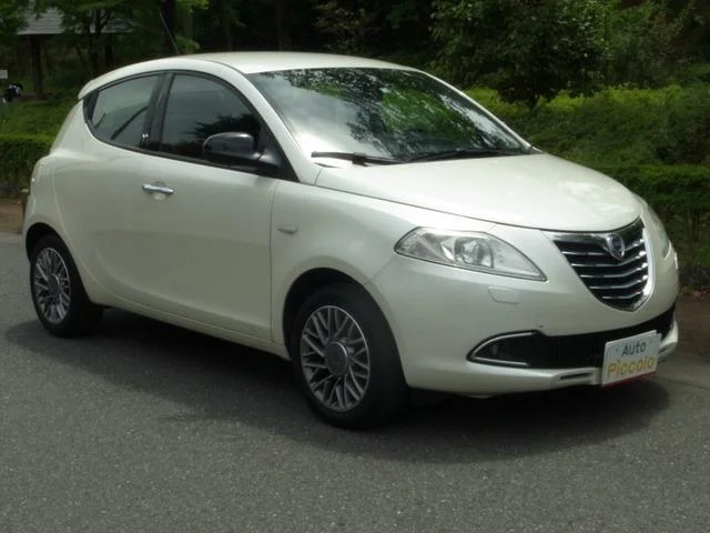 LANCIA YPSILON — фото 3