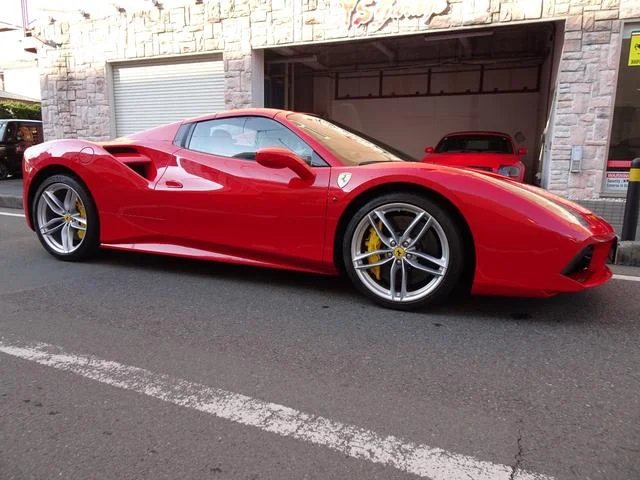 Ferrari 488 SPIDER — фото 5