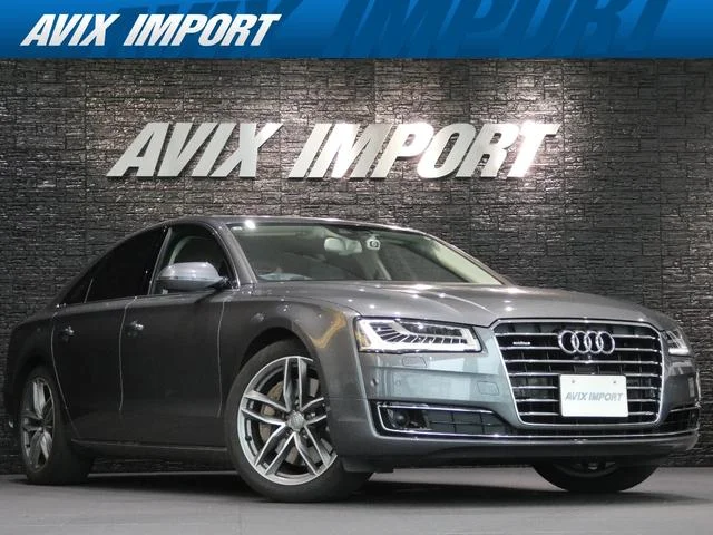 Audi A8 — фото 1