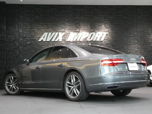 Audi A8 — фото 2