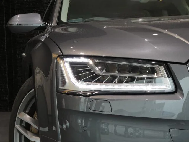 Audi A8 — фото 3