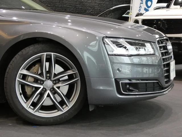 Audi A8 — фото 5
