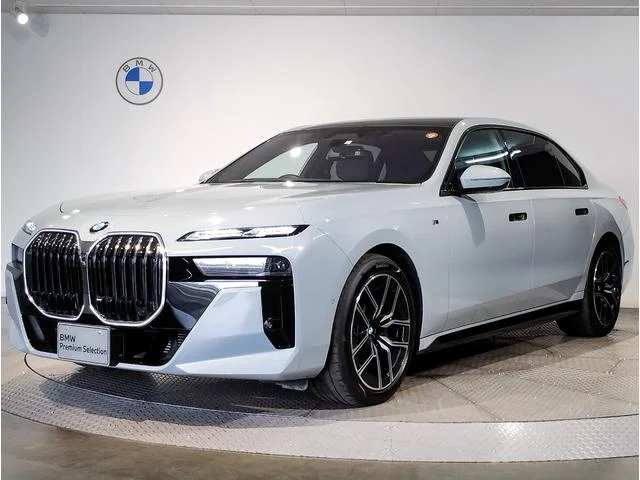 BMW 7-Series — фото 1