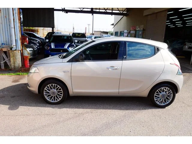 LANCIA YPSILON — фото 4